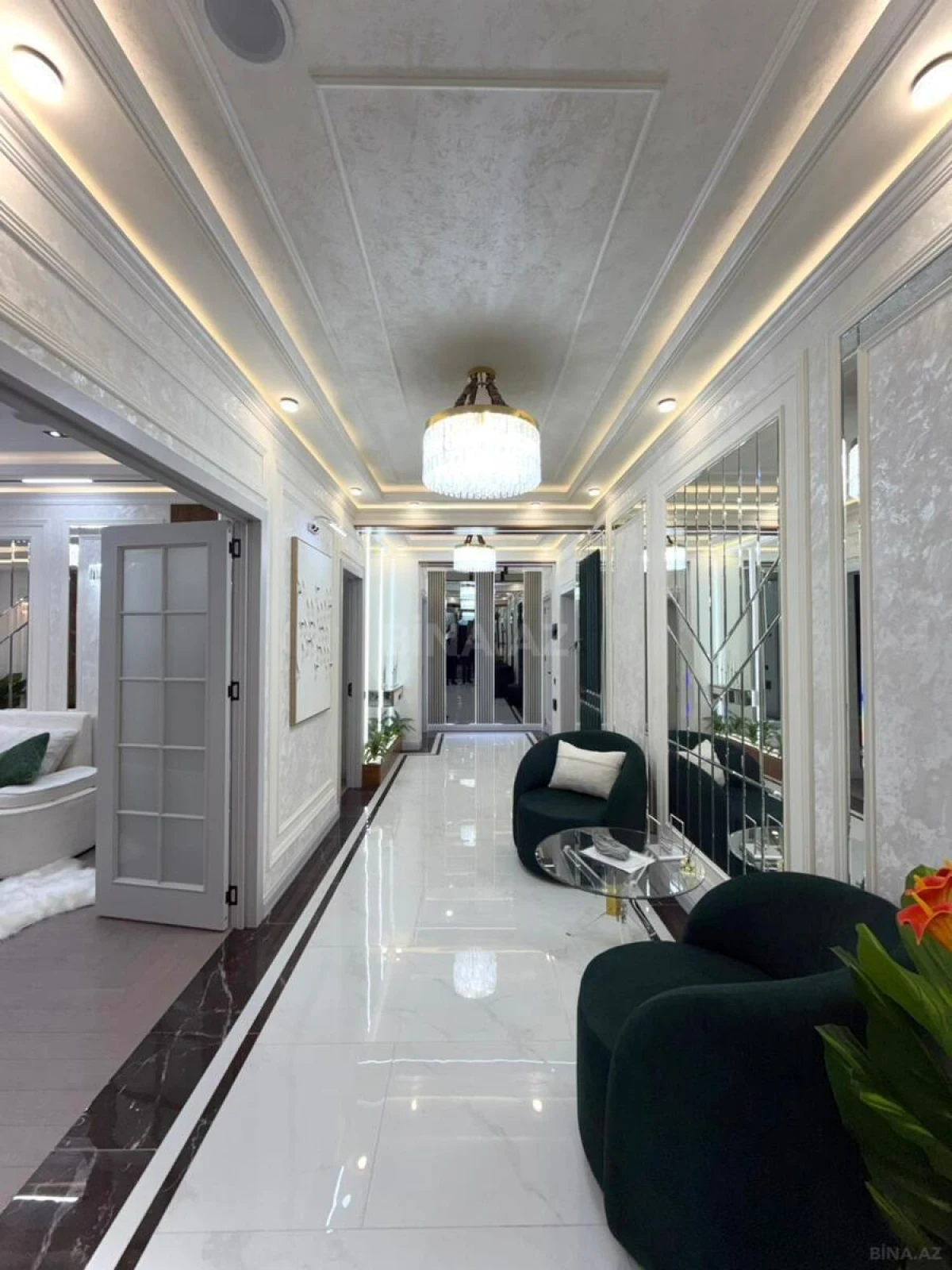 Satılır 3 otaqlı mənzil 160 m²