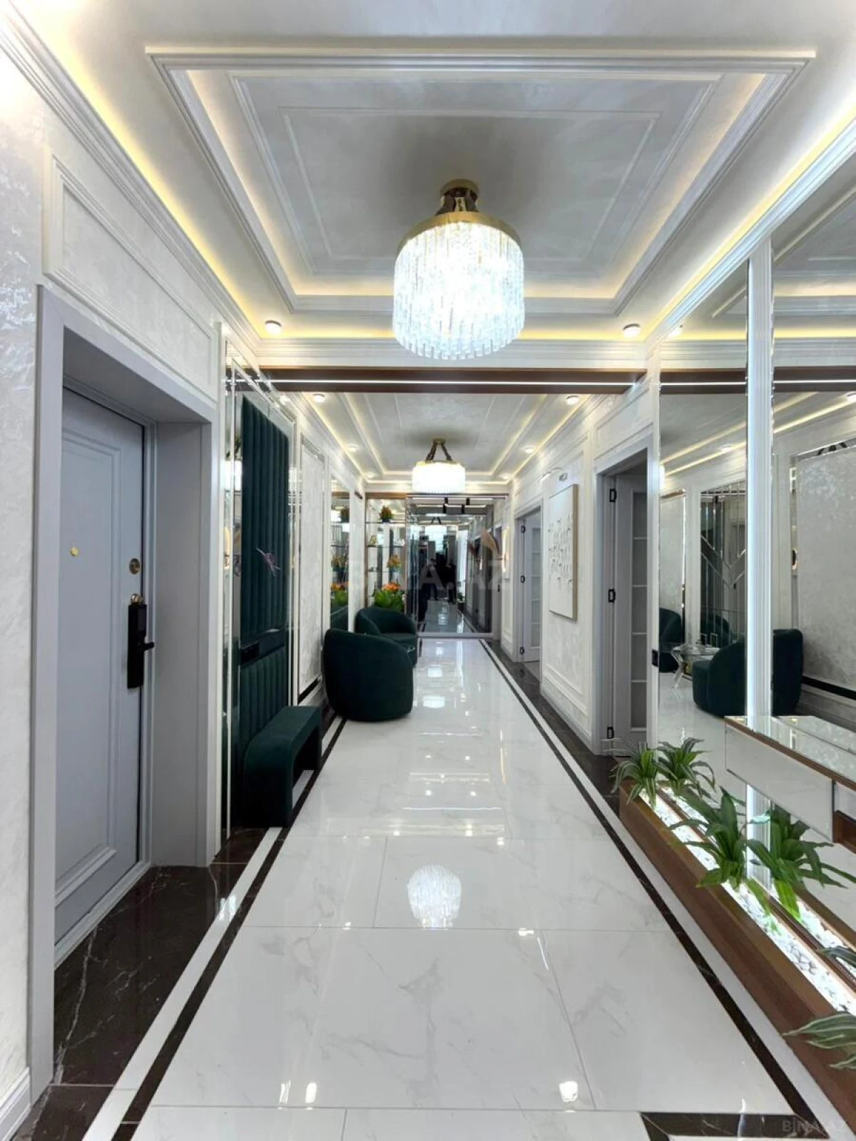 Satılır 3 otaqlı mənzil 160 m²