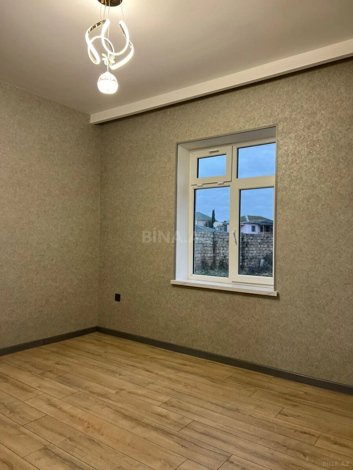 Satılır 4 otaqlı həyət evi 108 m²
