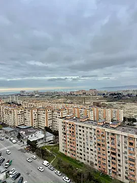 Satılır 2 otaqlı mənzil 93 m²