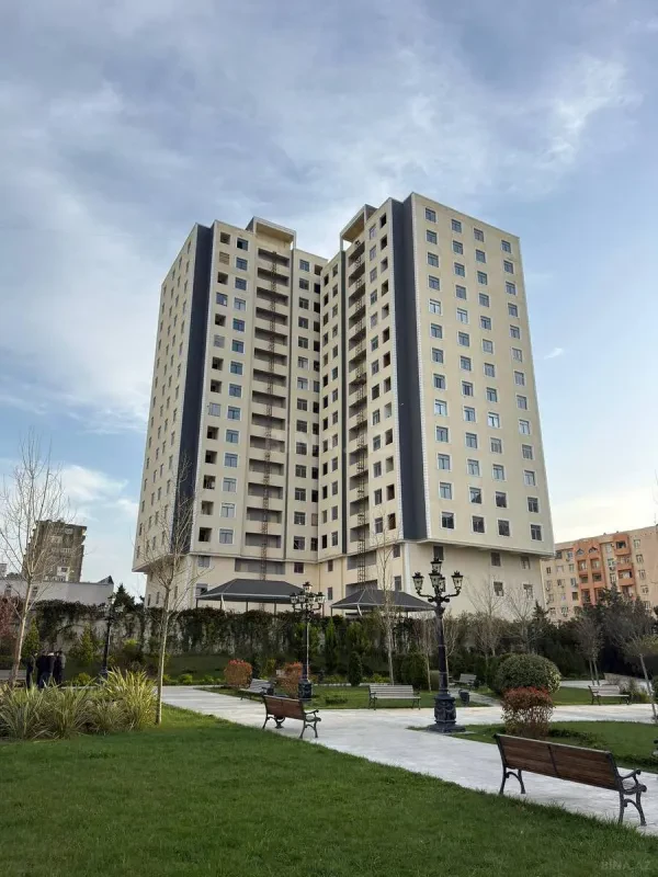 Satılır 2 otaqlı mənzil 93 m²