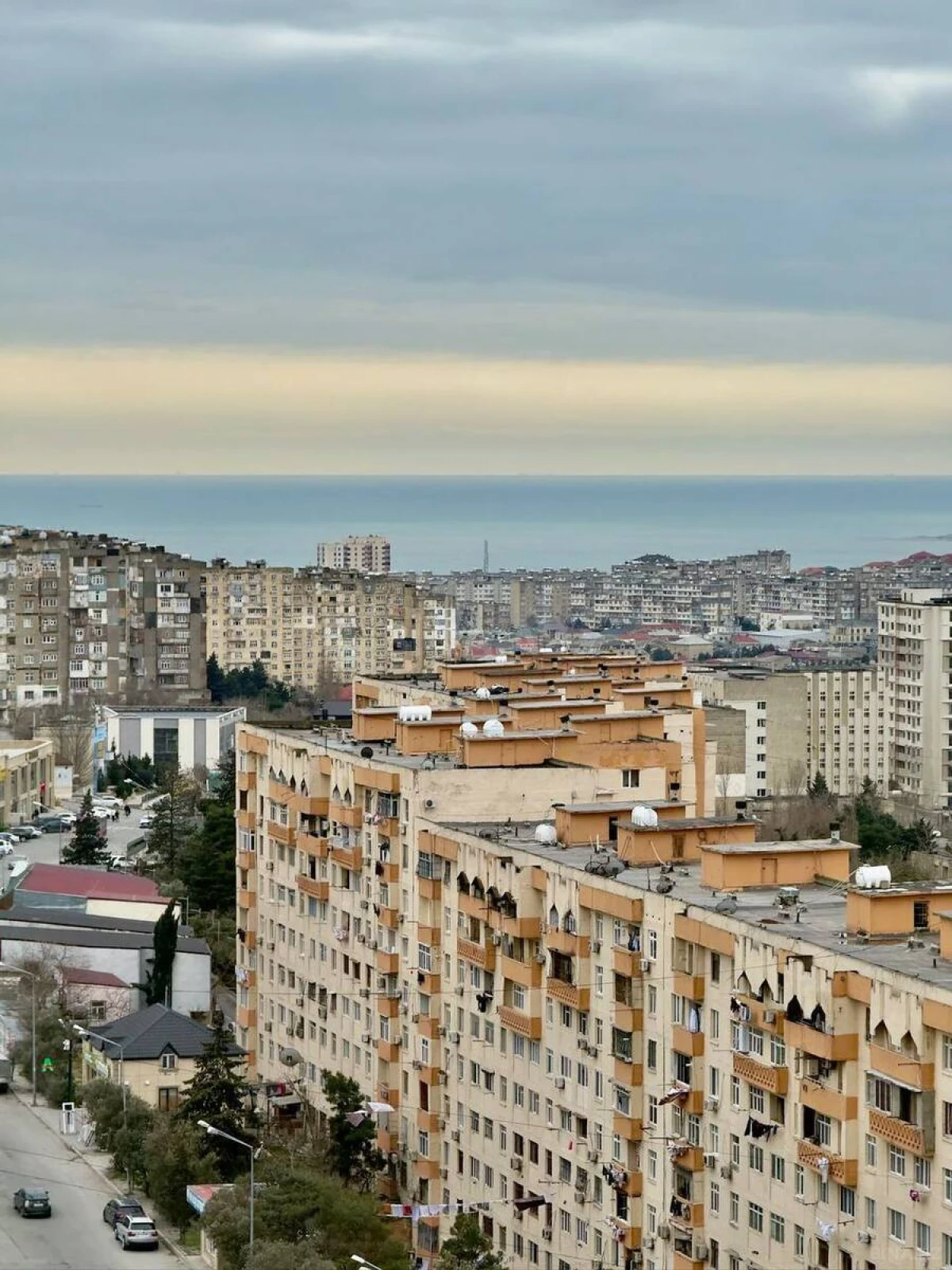 Satılır 2 otaqlı mənzil 93 m²