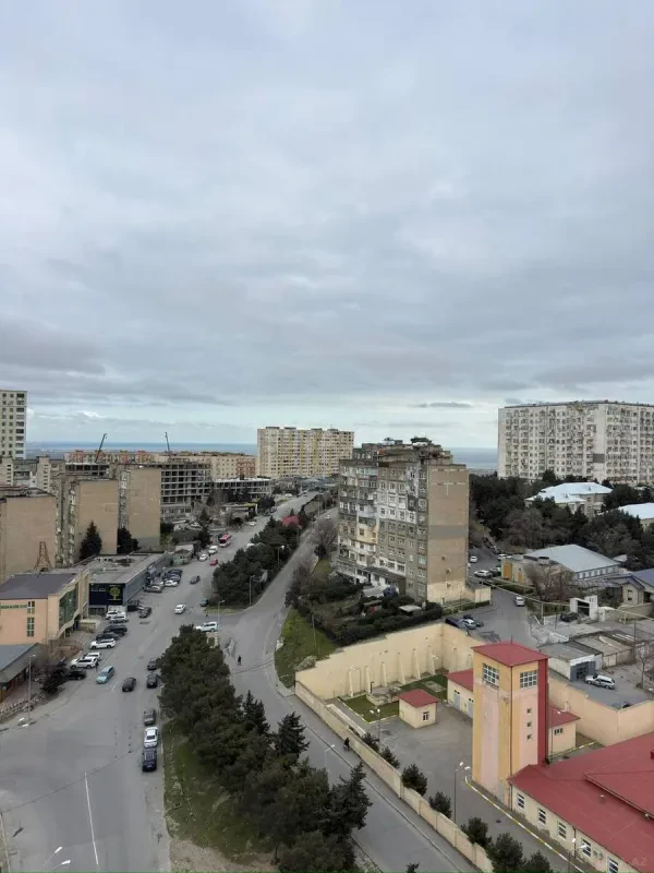 Satılır 2 otaqlı mənzil 93 m²