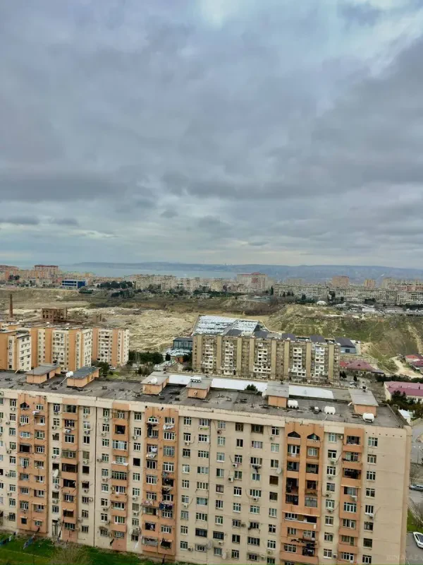 Satılır 2 otaqlı mənzil 93 m²