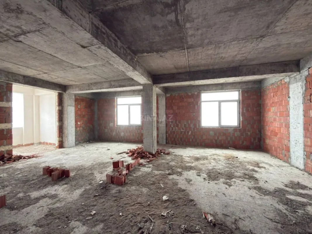 Satılır 2 otaqlı mənzil 93 m²