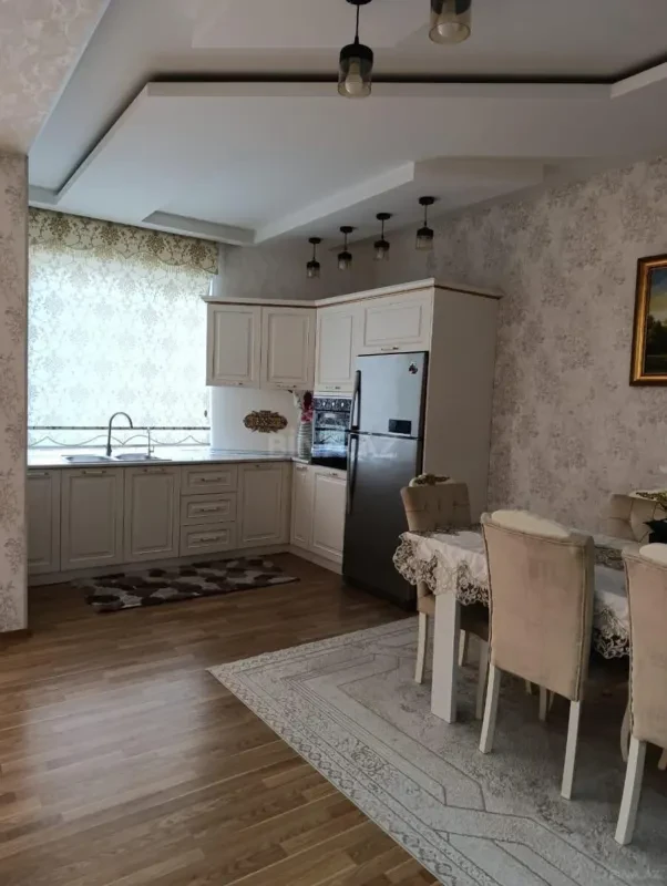 Satılır 3 otaqlı mənzil 107 m²