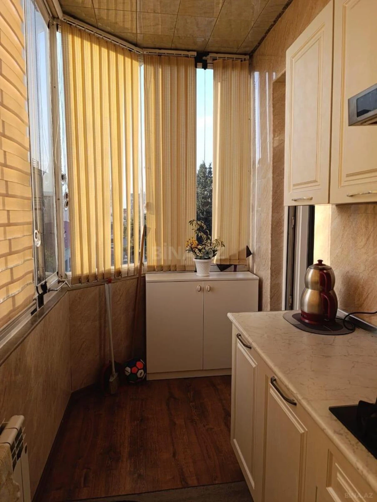 Satılır 3 otaqlı mənzil 107 m²