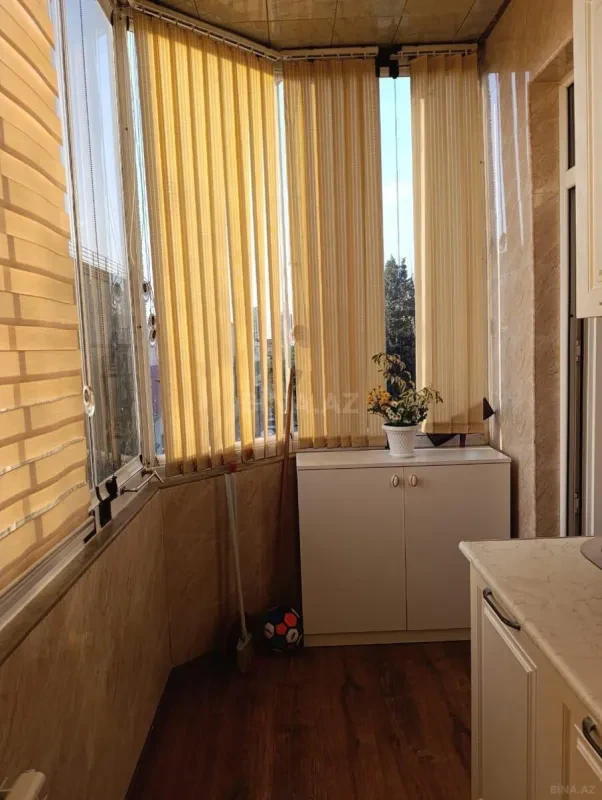 Satılır 3 otaqlı mənzil 107 m²