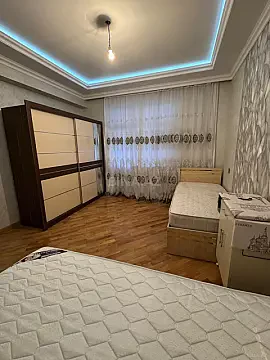 Kirayə verilir 3 otaqlı mənzil 105 m²