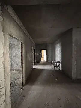 Satılır 5 otaqlı mənzil 272 m²