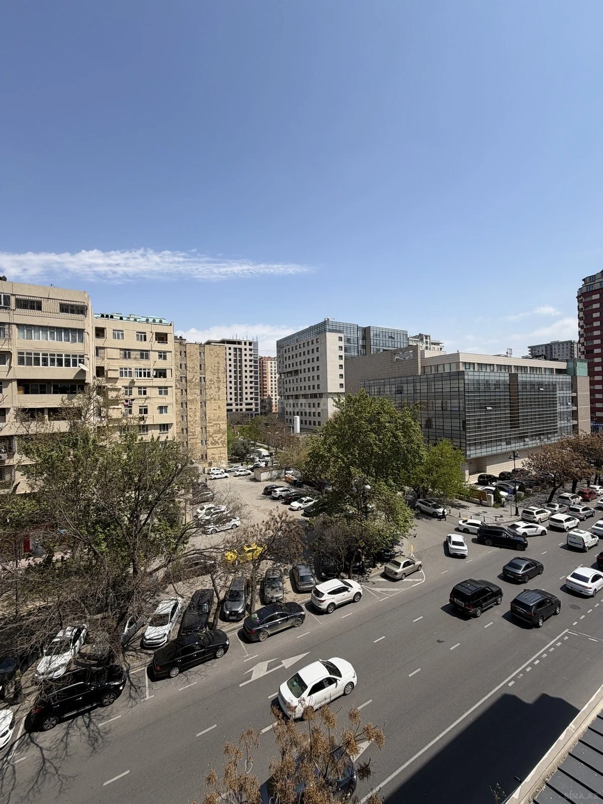 Satılır 5 otaqlı mənzil 272 m²