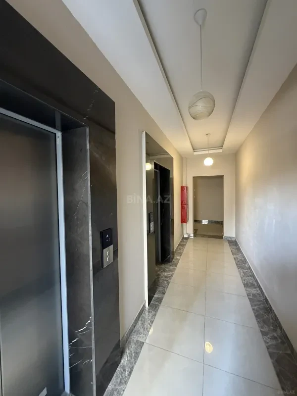 Satılır 5 otaqlı mənzil 272 m²