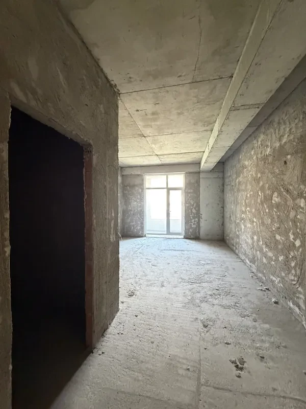 Satılır 5 otaqlı mənzil 272 m²