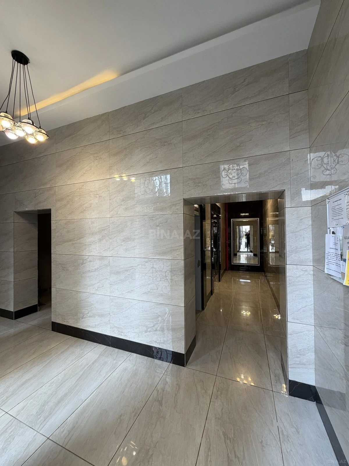Satılır 5 otaqlı mənzil 272 m²