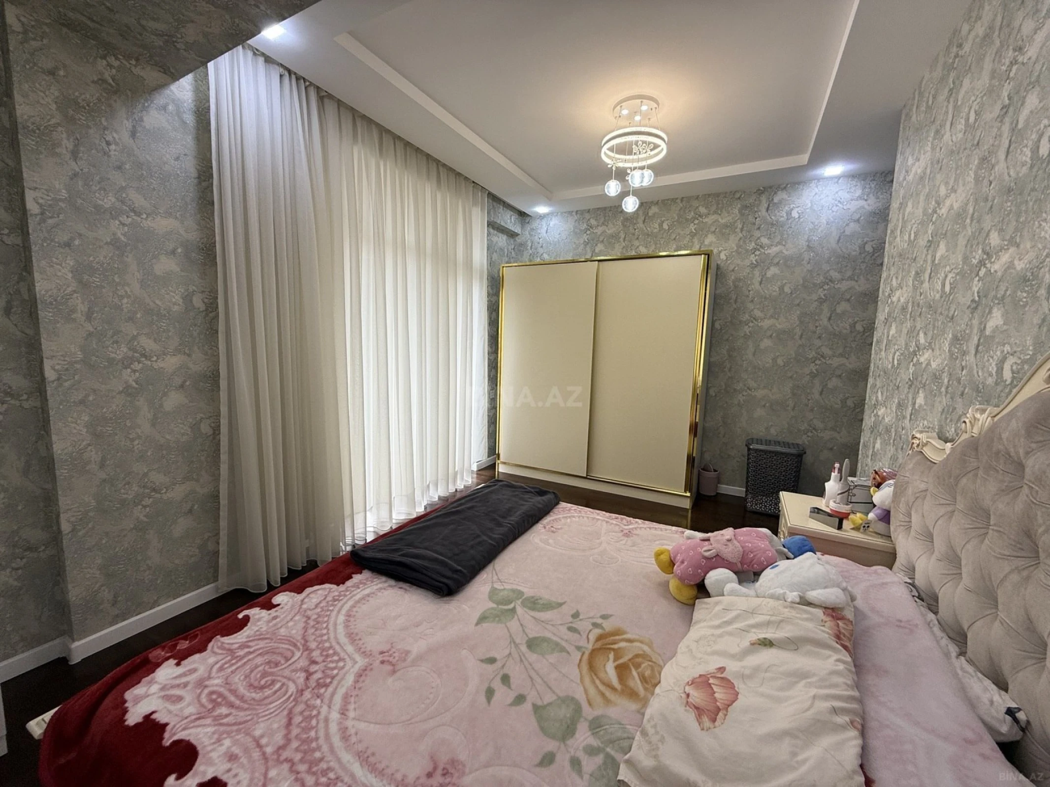Satılır 3 otaqlı mənzil 115 m²