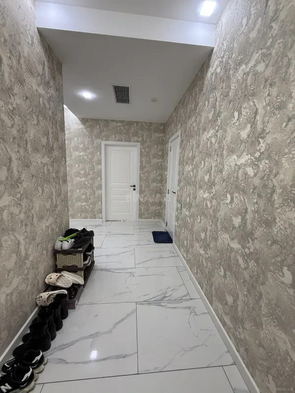 Satılır 3 otaqlı mənzil 115 m²
