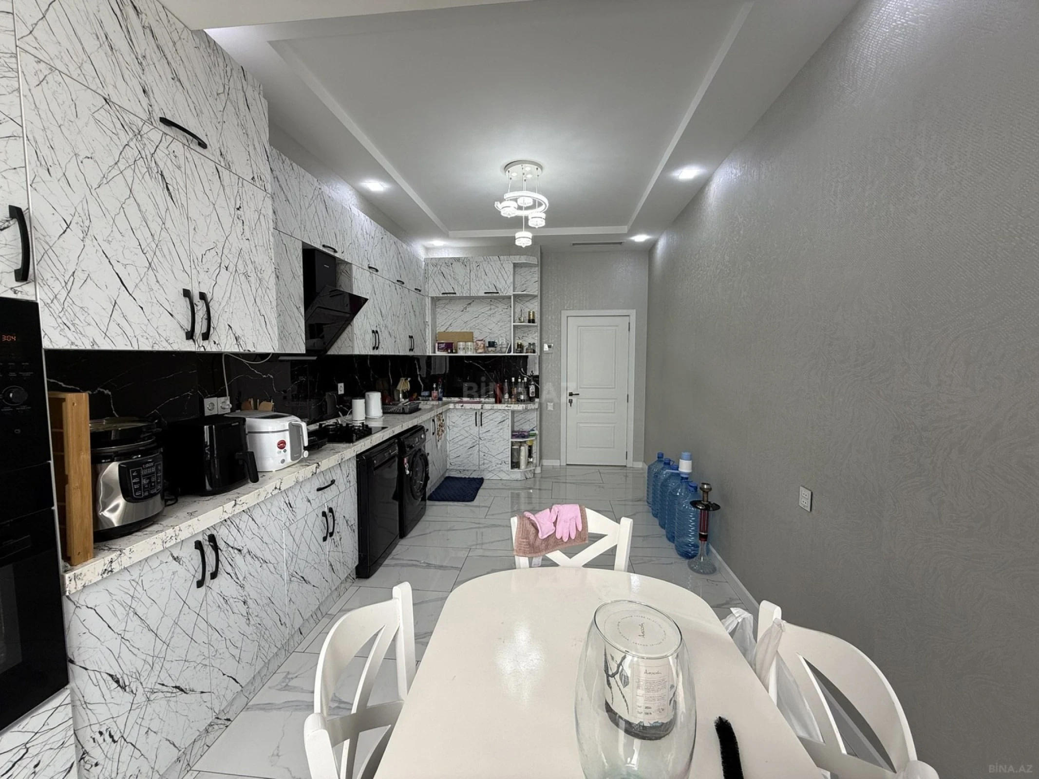 Satılır 3 otaqlı mənzil 115 m²