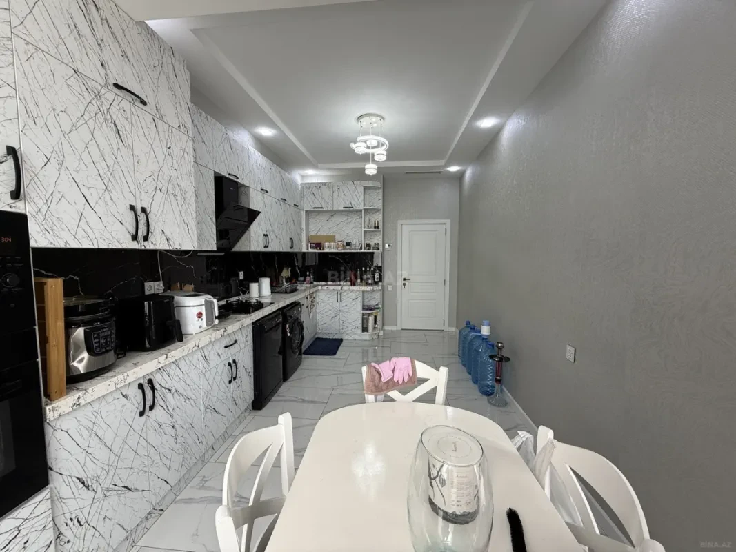 Satılır 3 otaqlı mənzil 115 m²