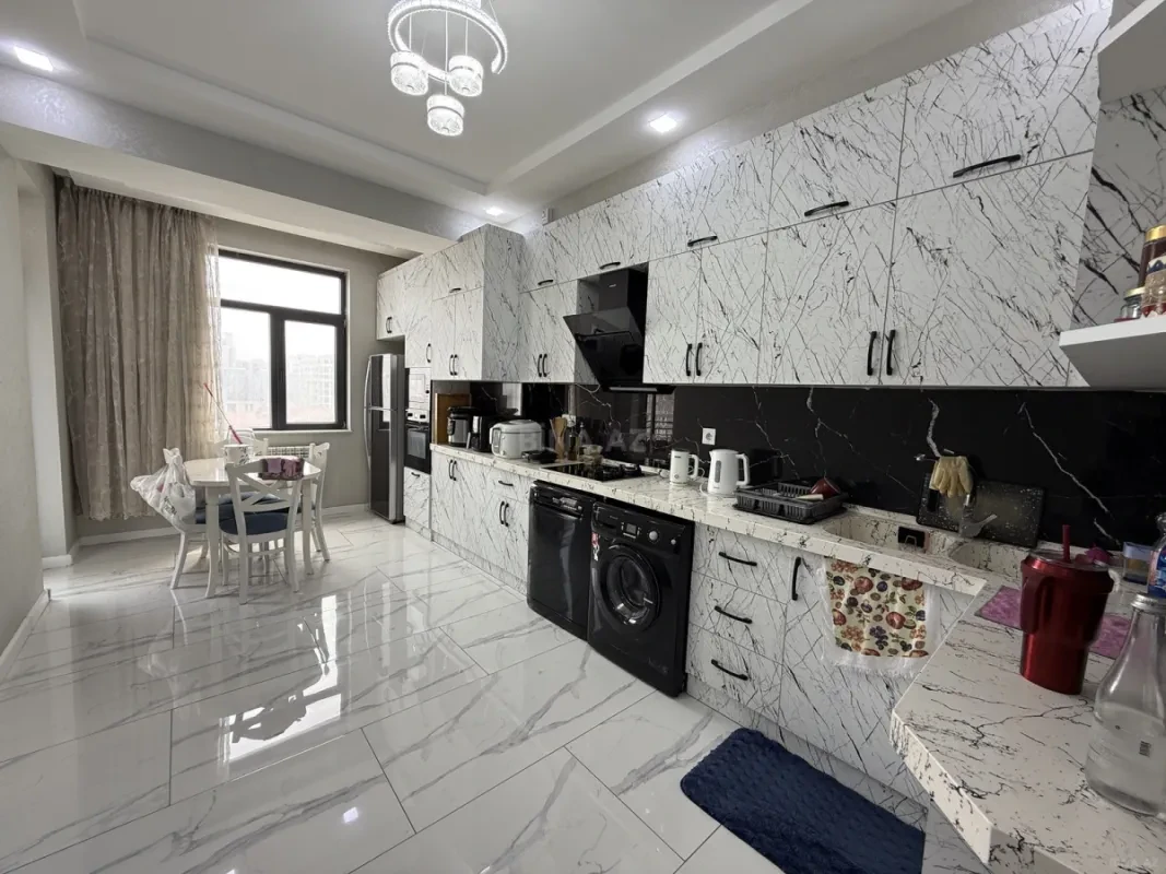 Satılır 3 otaqlı mənzil 115 m²
