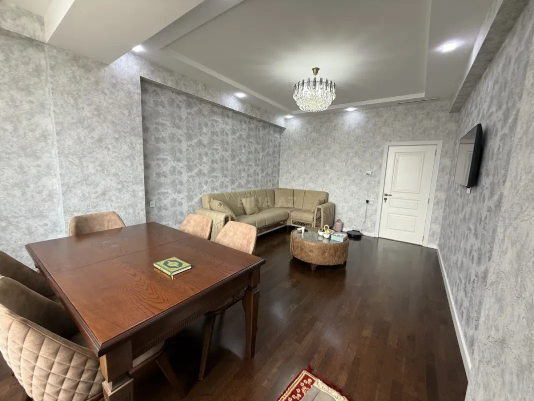 Satılır 3 otaqlı mənzil 115 m²