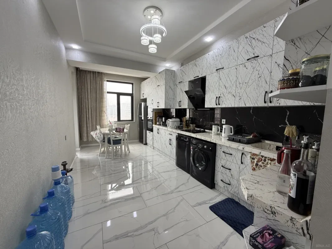 Satılır 3 otaqlı mənzil 115 m²