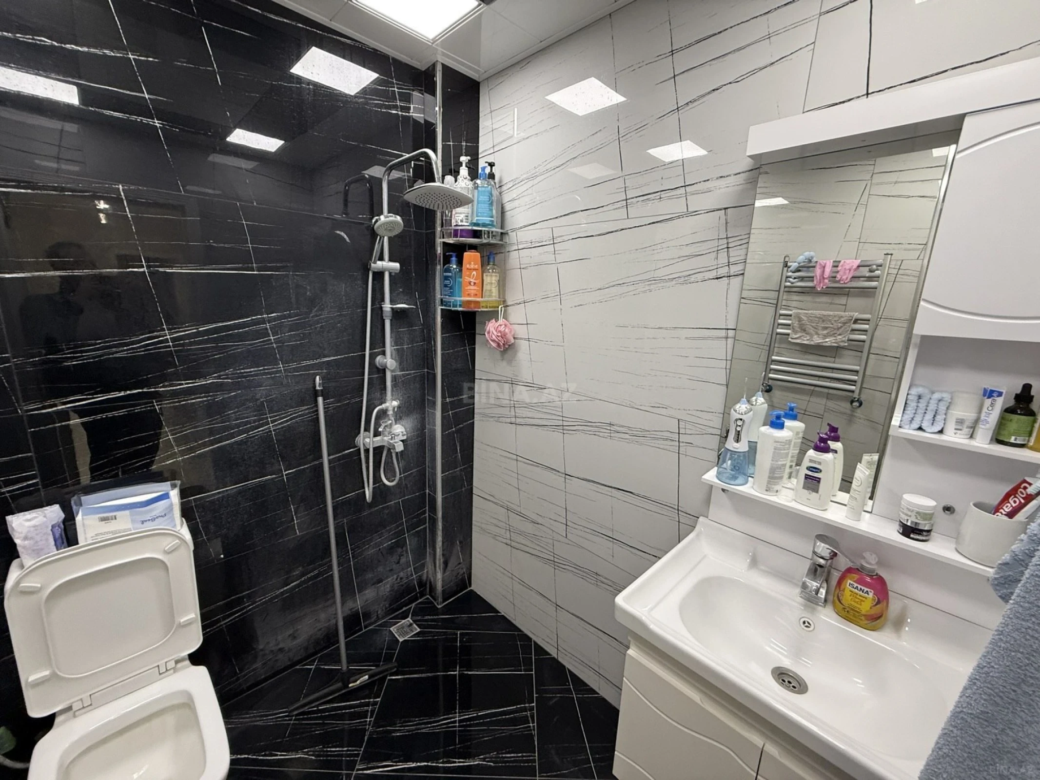 Satılır 3 otaqlı mənzil 115 m²