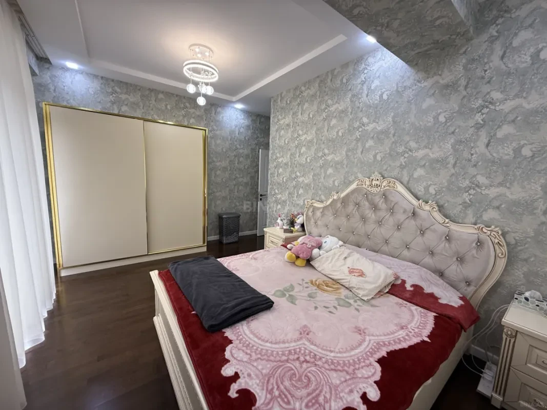 Satılır 3 otaqlı mənzil 115 m²