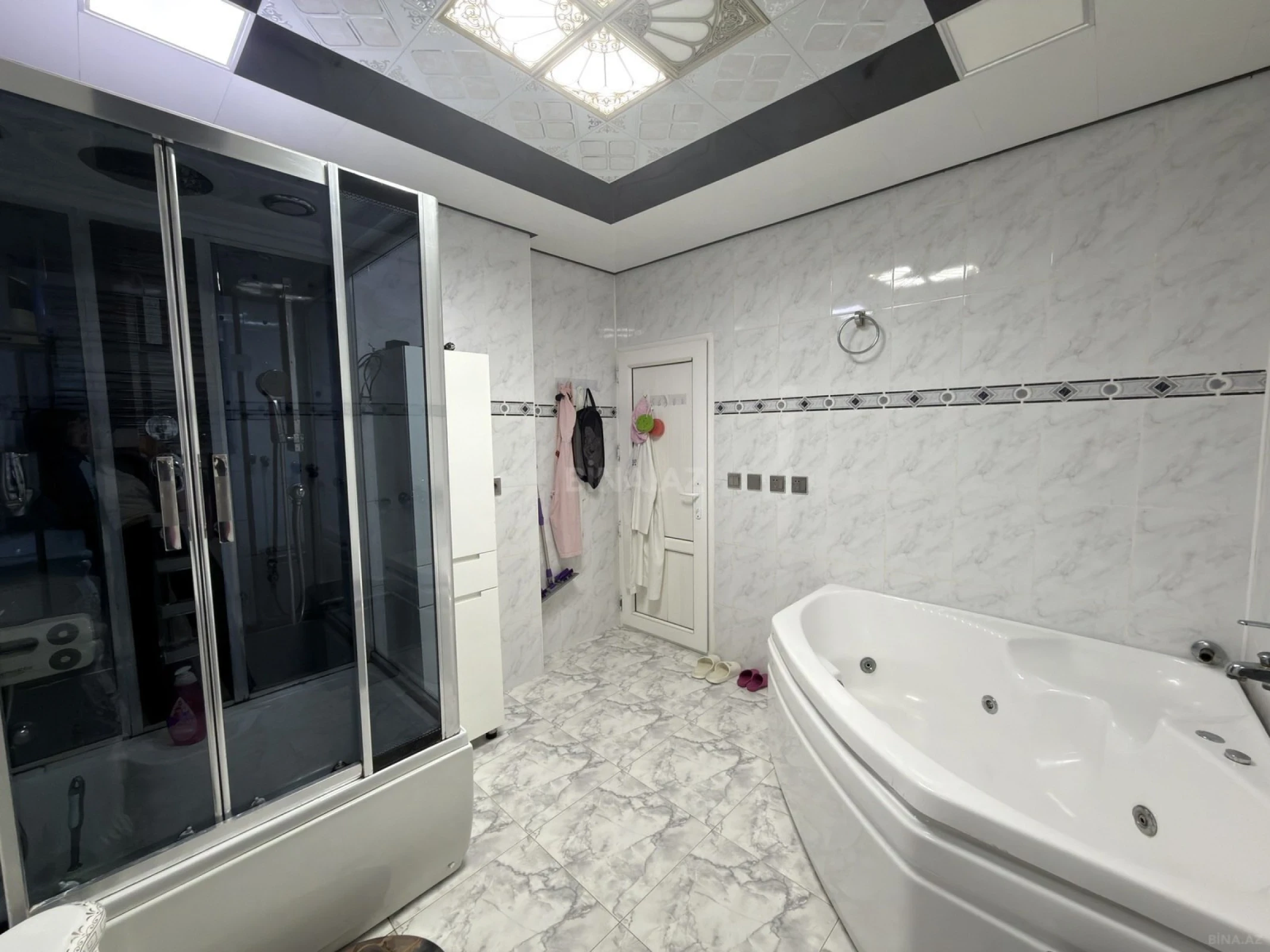 Satılır 5 otaqlı mənzil 112 m²