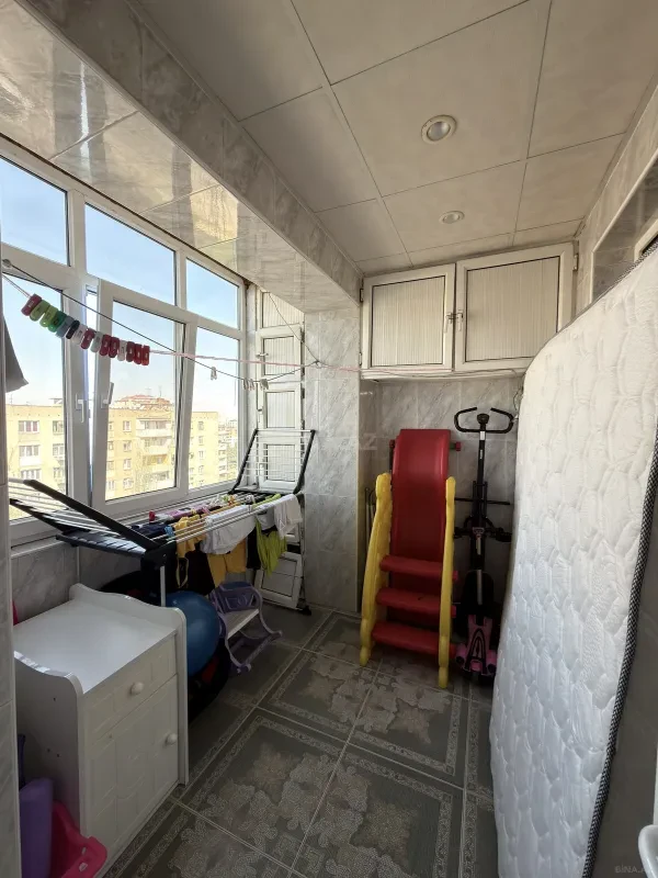 Satılır 5 otaqlı mənzil 112 m²