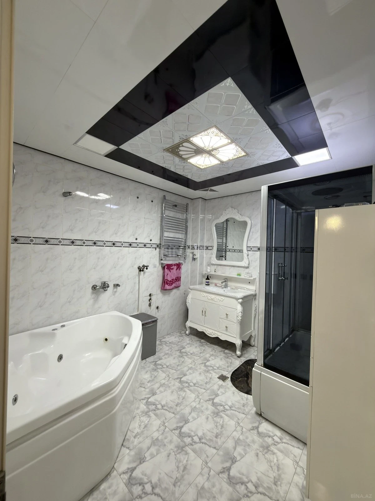 Satılır 5 otaqlı mənzil 112 m²