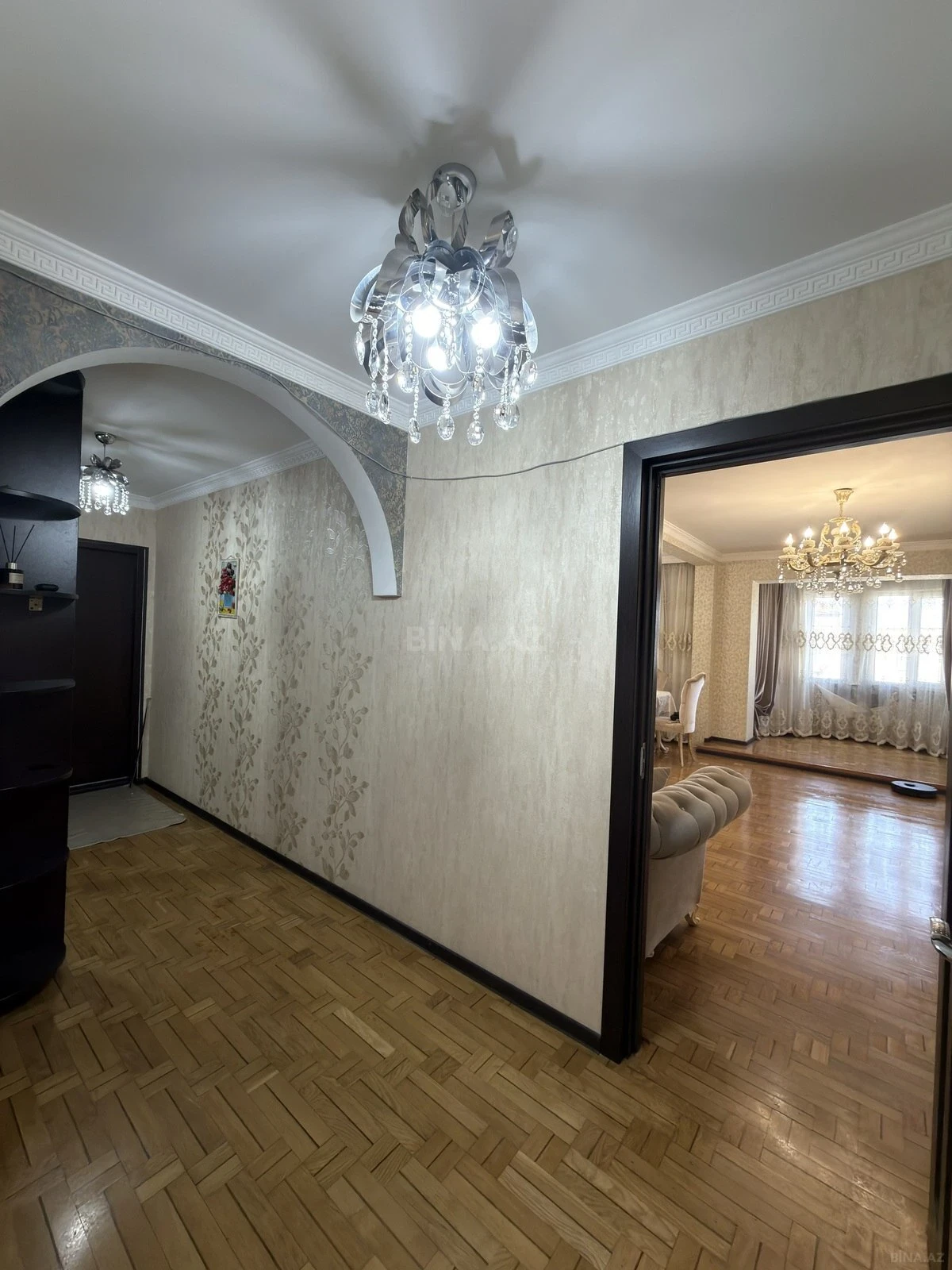 Satılır 5 otaqlı mənzil 112 m²