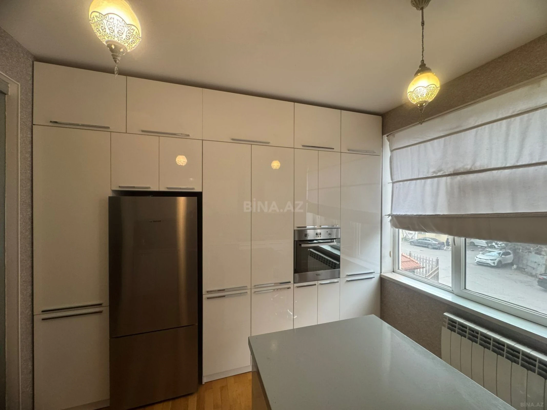 Kirayə verilir 3 otaqlı mənzil 1000 m²