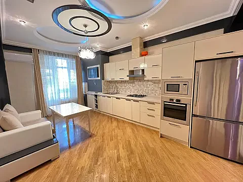 Kirayə verilir 3 otaqlı mənzil 130 m²