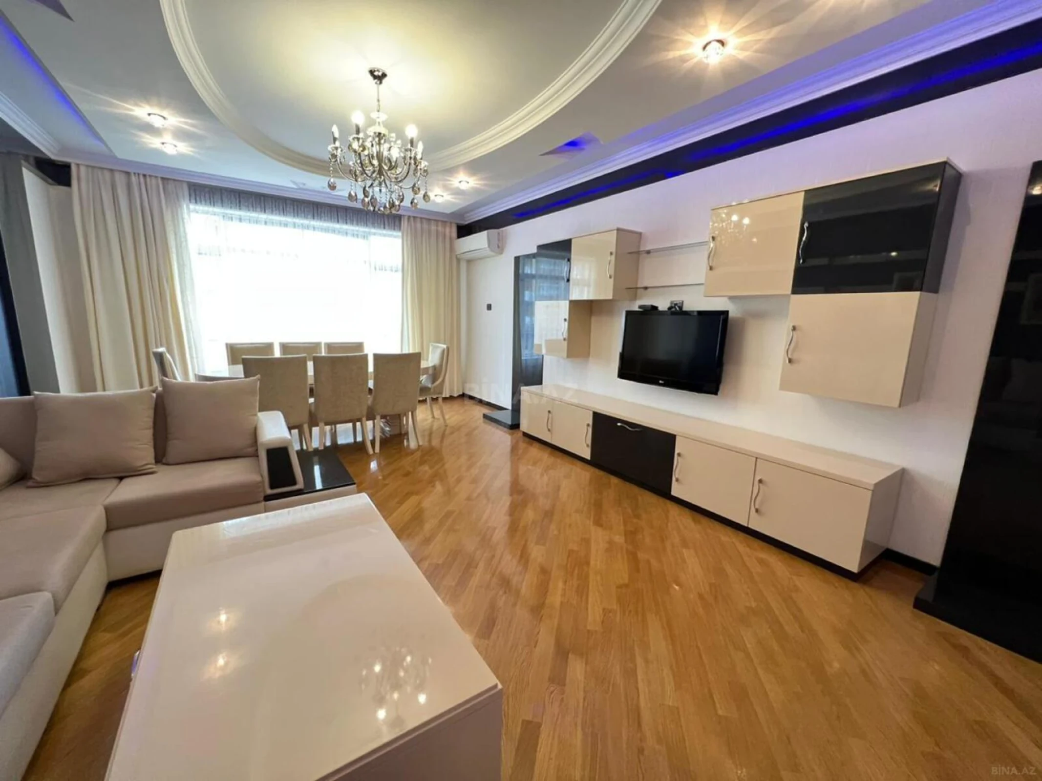 Kirayə verilir 3 otaqlı mənzil 130 m²