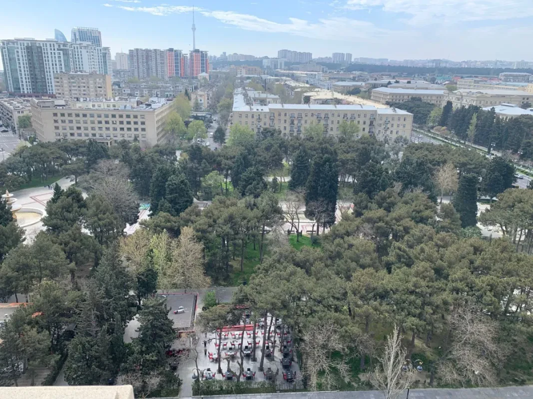 Satılır 3 otaqlı mənzil 107 m²