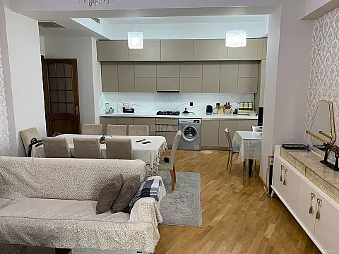 Satılır 3 otaqlı mənzil 107 m²