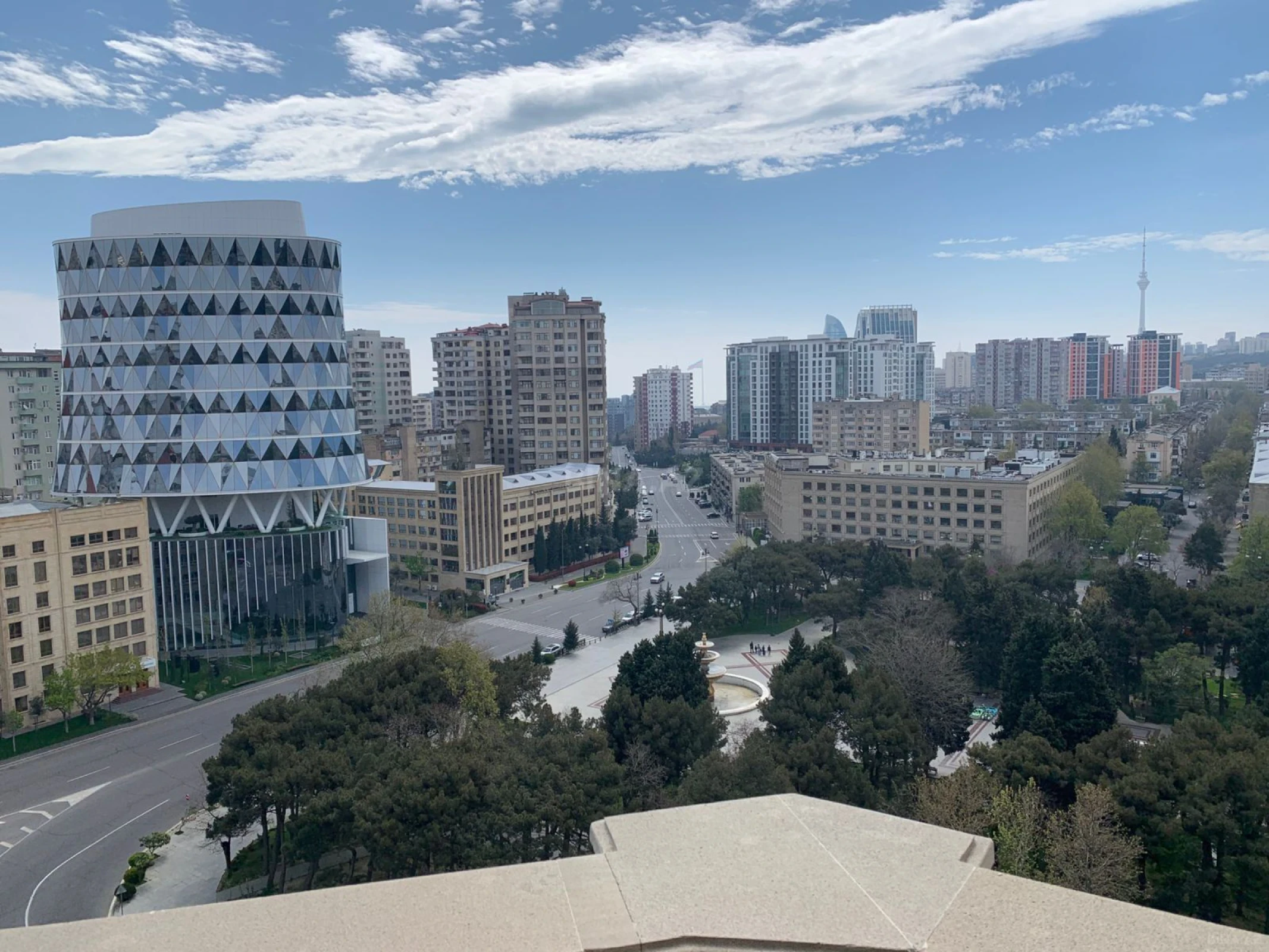 Satılır 3 otaqlı mənzil 107 m²