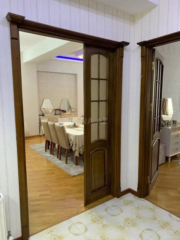 Satılır 3 otaqlı mənzil 107 m²