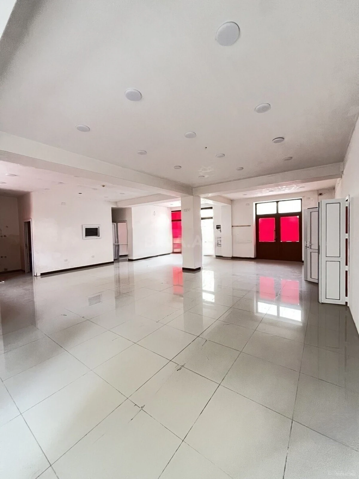 Kirayə verilir obyekt 350 m²