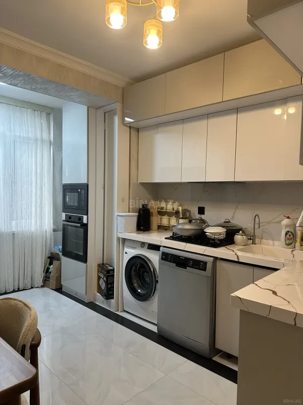 Satılır 4 otaqlı mənzil 100 m²