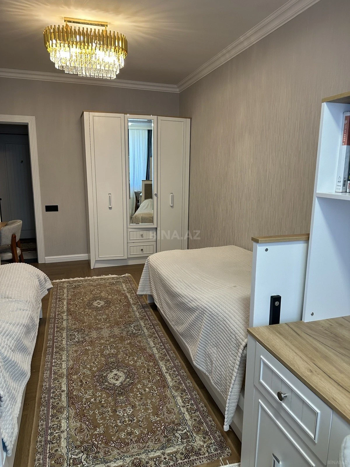 Satılır 4 otaqlı mənzil 100 m²