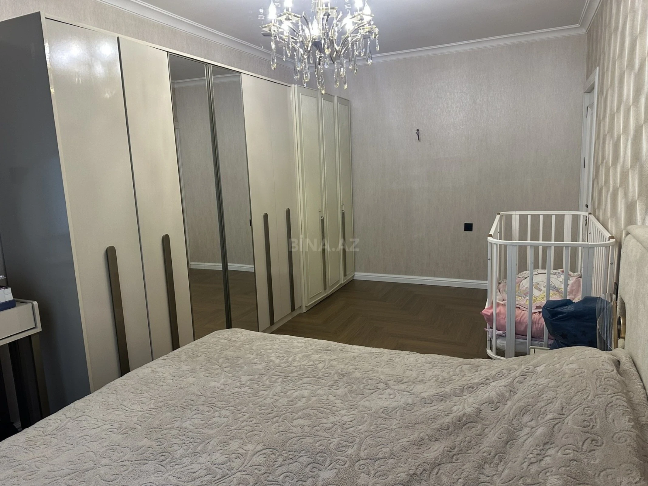 Satılır 4 otaqlı mənzil 100 m²