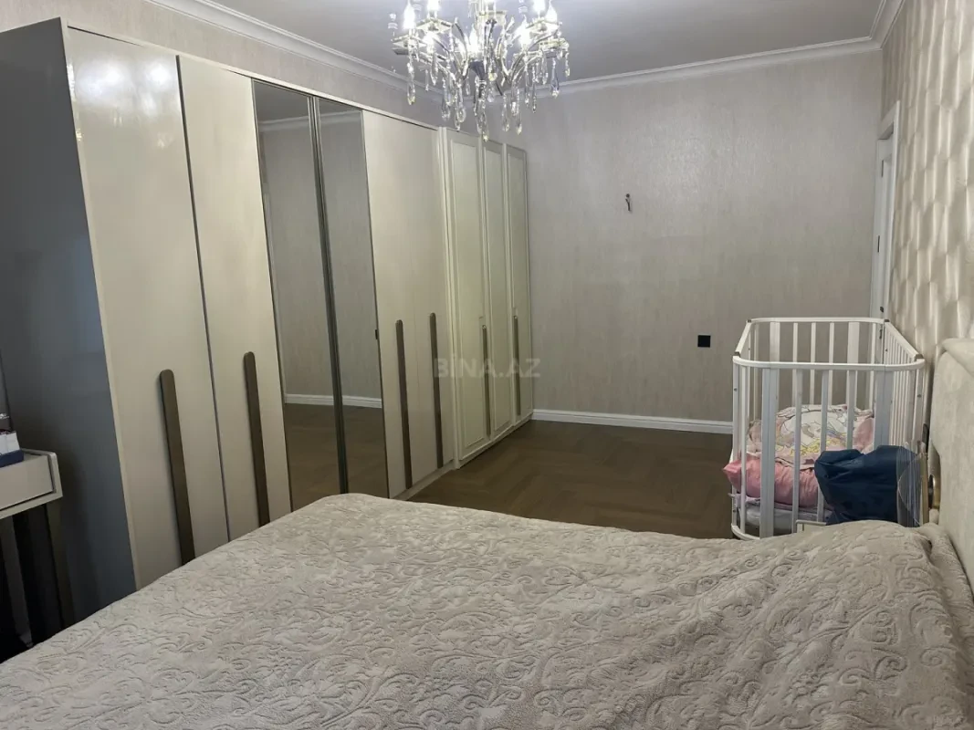 Satılır 4 otaqlı mənzil 100 m²