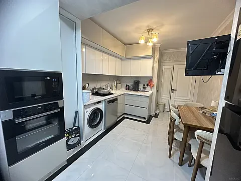 Satılır 4 otaqlı mənzil 100 m²