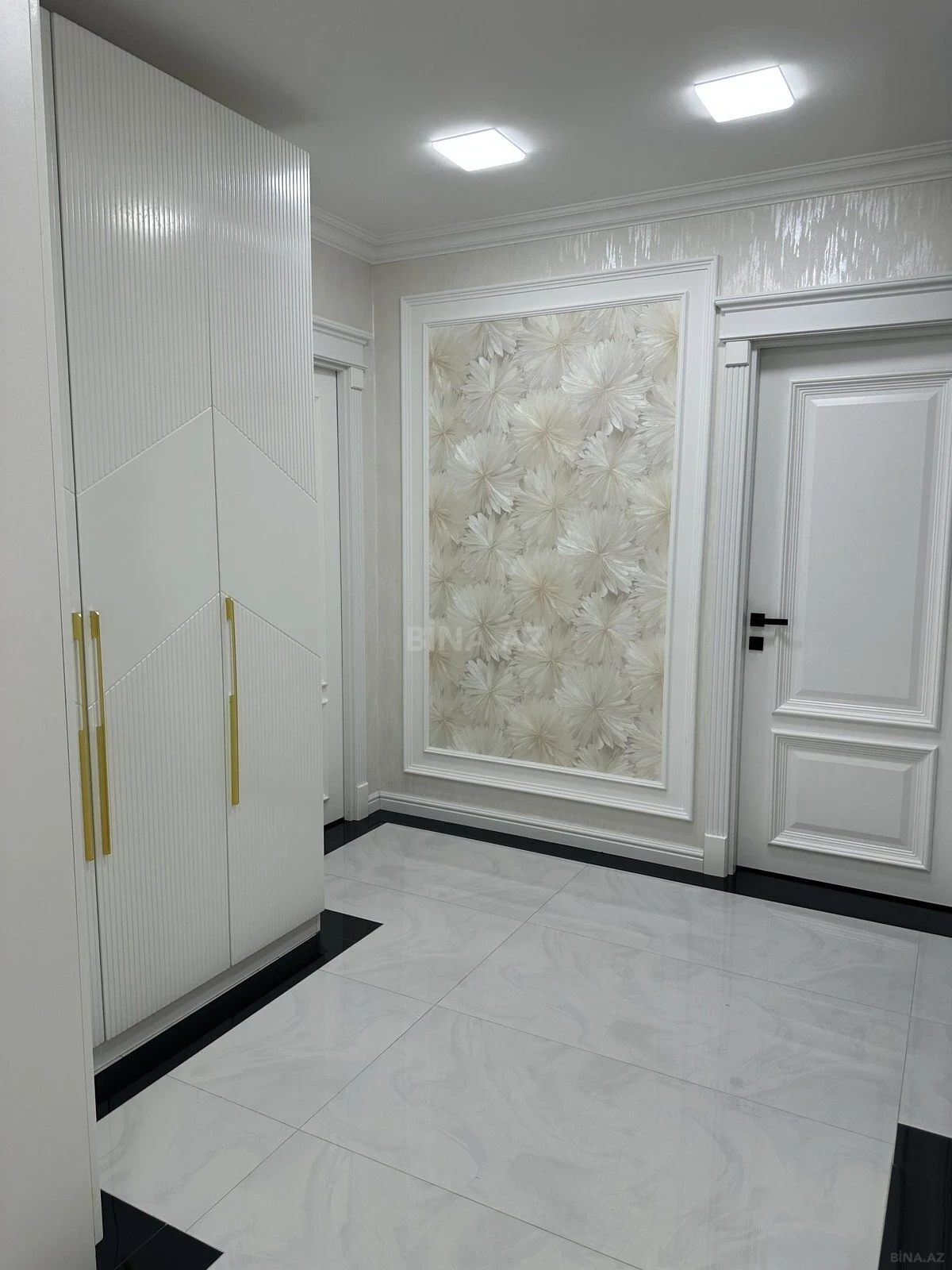 Satılır 4 otaqlı mənzil 100 m²