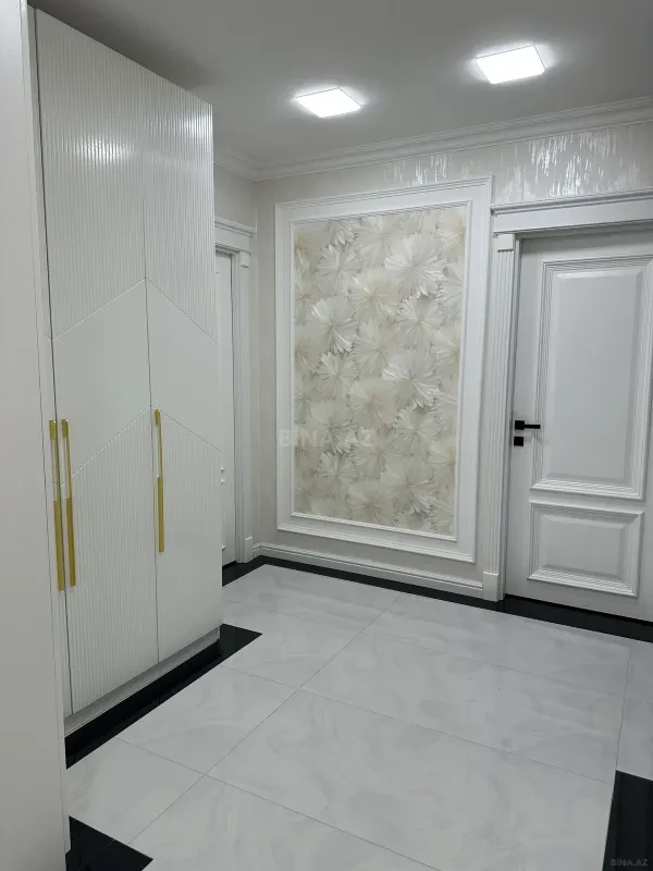 Satılır 4 otaqlı mənzil 100 m²