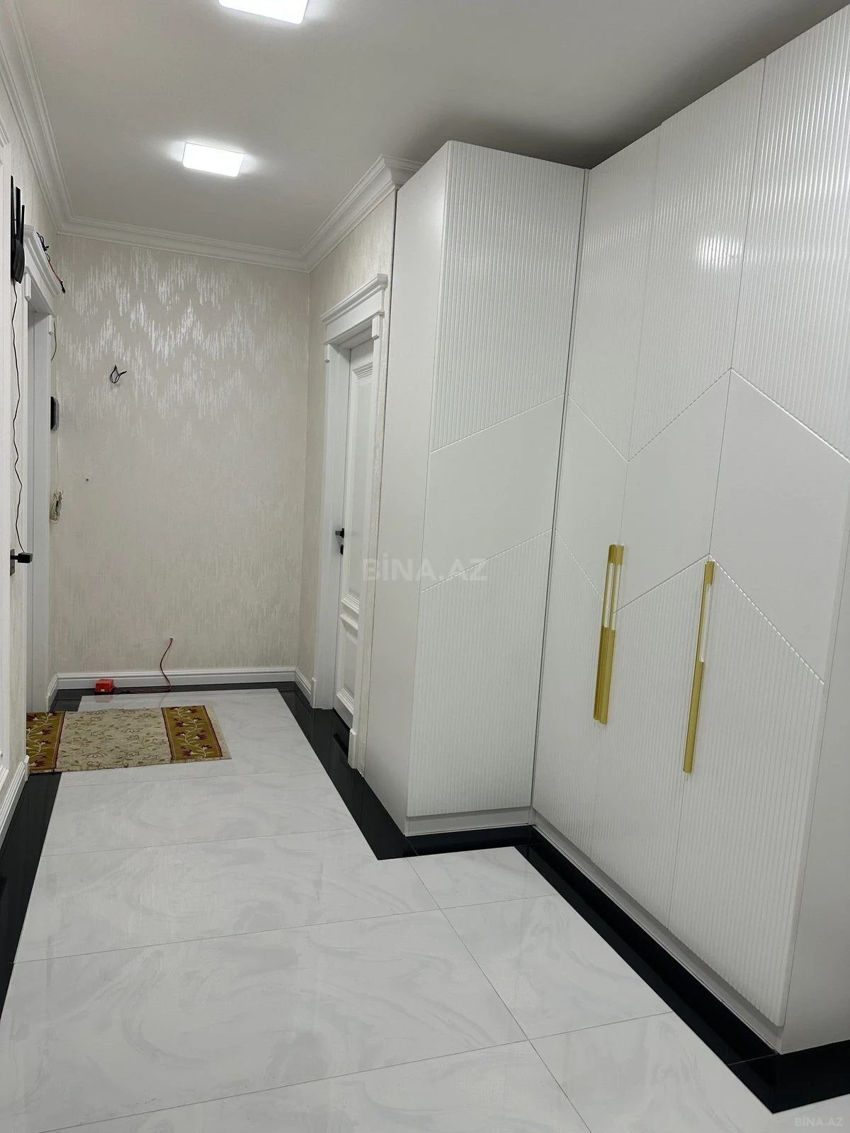 Satılır 4 otaqlı mənzil 100 m²