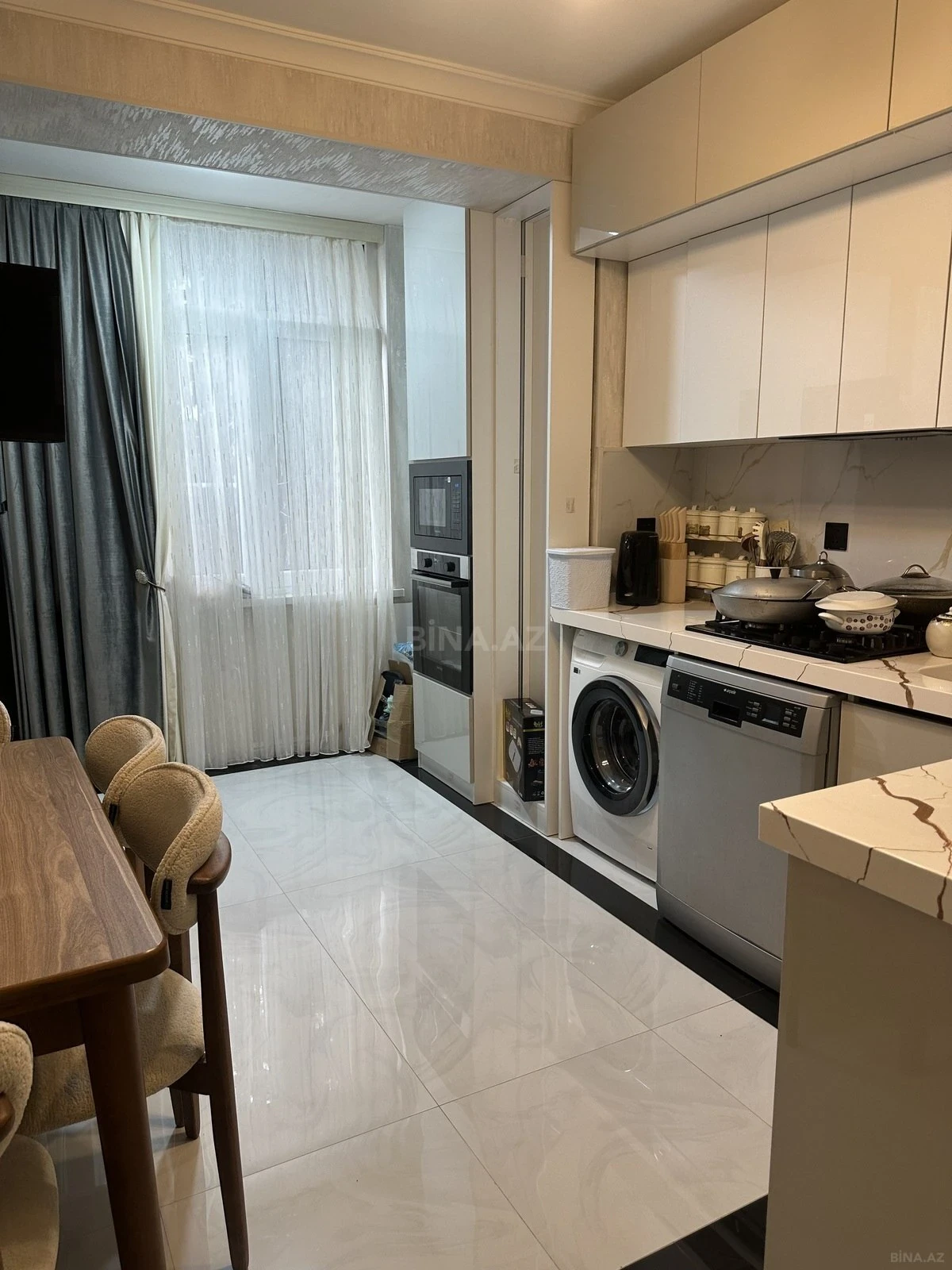 Satılır 4 otaqlı mənzil 100 m²