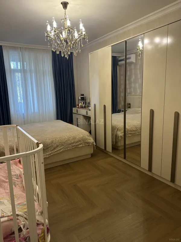 Satılır 4 otaqlı mənzil 100 m²