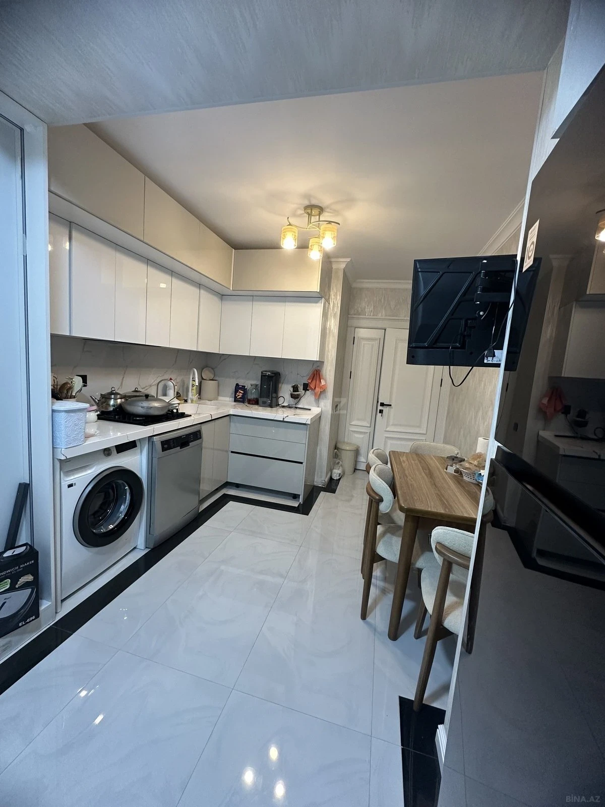 Satılır 4 otaqlı mənzil 100 m²